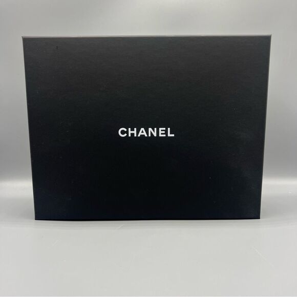 Chanel Black Gift Box - Picture 1 of 3